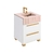 Pia infantil Remy de brinquedo, com acabamento em branco, detalhes em madeira e bancada rosa, ideal para brincadeiras de faz de conta.