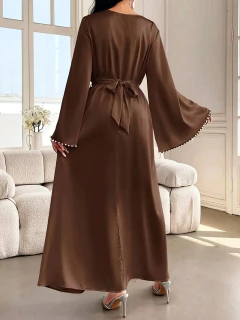 Vestido Elegância Pérola – Marrom na internet