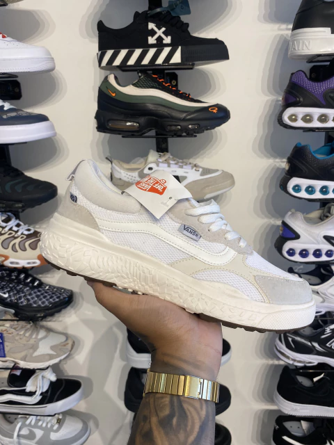 VANS ULTRARANGE VR3