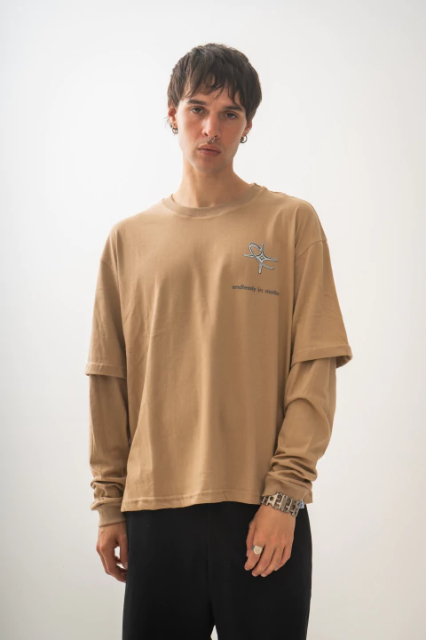 Remera Doble Manga World Arena - comprar online