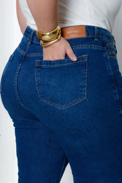 Imagem do CALÇA RETA PLUS SIZE ESCURA MYYSSE