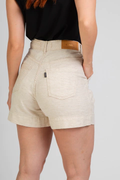 SHORTS MOM LINHO NATURAL ALFAIATARIA