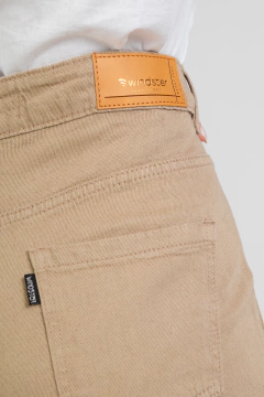 SHORTS MOM LINHO CAQUI ALFAIATARIA - comprar online