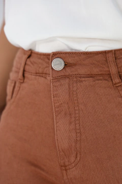 CALÇA CAPRI LINHO MARROM DET BARRA - Jeans Feminino de Alta Qualidade - Windster