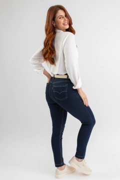 CALÇA CIGARRETE ESCURA BORDADA DEMAX - Jeans Feminino de Alta Qualidade - Windster