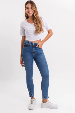 CALÇA CIGARRETE COM STRASS TRIPLE DRY