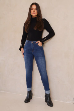 CALÇA SKINNY COM BORDADO DEMAX