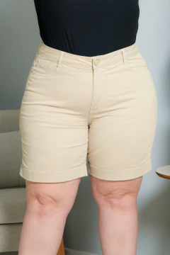 BERMUDA MEIA COXA PLUS SIZE SARJA AREIA - loja online