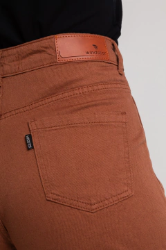 Imagem do SHORTS MOM LINHO MARROM BOLSO FACA