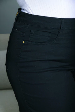 BERMUDA MEIA COXA PLUS SIZE SARJA PRETA - loja online