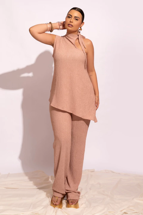 Conjunto Glam: Blusa Alongada Assimétrica e Calça Reta em Malha Craquelada - comprar online