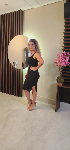 Vestido Tricot fenda lateral Gisele na internet