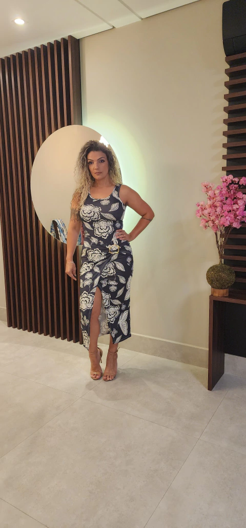 Vestido Fivela e Fenda Frontal Bela Preto - comprar online