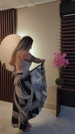 Saia Envelope Viscolinho Preta e bege