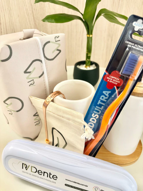 Kit Combinado Raspador de Língua + Escova Ultra RV Dente - comprar online