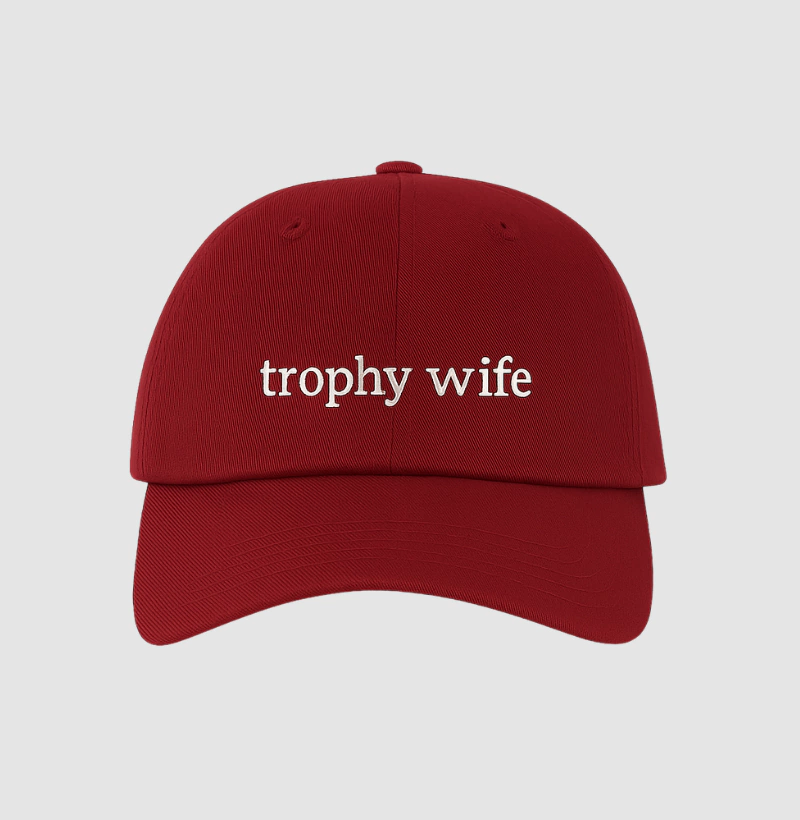 Boné "trophy wife"