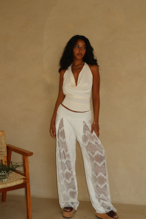 Calça Bellatrix renda e alfaiataria - comprar online