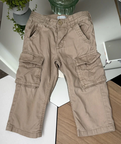 Calça jeans bege com bolso de lado e atrás - Old Navy - 2 anos