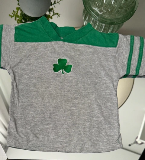 Camisa manga curta cinza com detalhes verde - Creative-2 anos