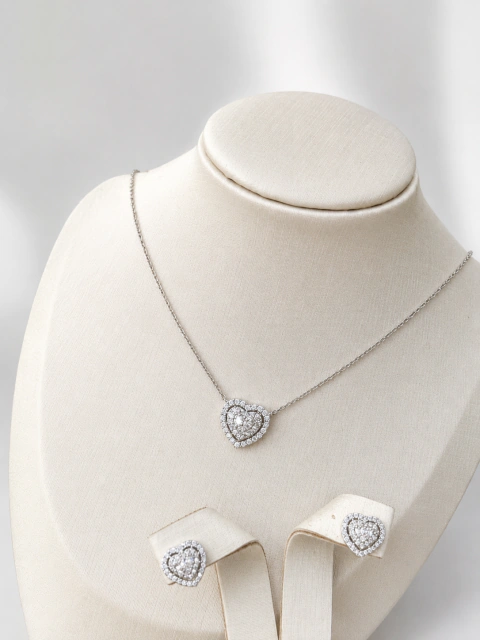 Conjunto Tais