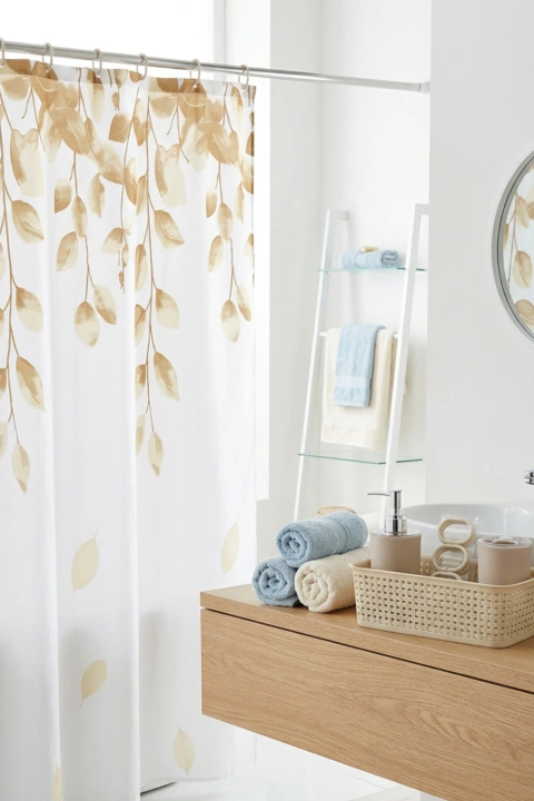 Imagen de Combo De Baño Amalfi 5 Pzas Cortina, Gancho Y Accesorios