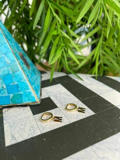 Imagem do BRINCO ARGOLA LETRA