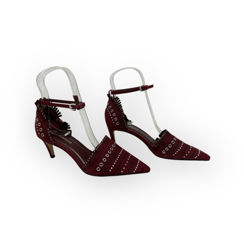 Scarpin Feminino Carrano em Couro Bordô com Tachas – Salto Fino 5,5cm – Tamanho 35