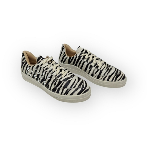 Tênis Feminino HALT Estampa Animal Print Zebra com Tachas