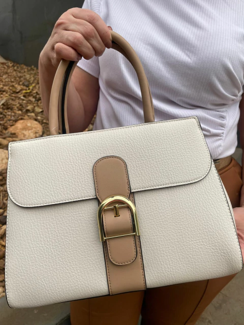 Bolsa Alba Média – Design Estruturado Off-White e Caramelo