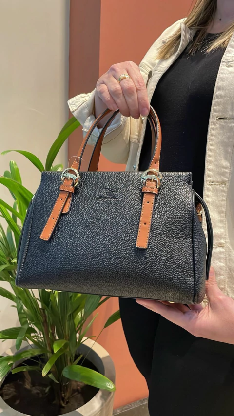 Bolsa Luisa – Bolsa Média Estruturada com Toque Maleável e Elegante - comprar online