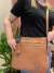 Bolsa Anelise em Couro Legítimo – Estilo Carteiro com Versatilidade - loja online