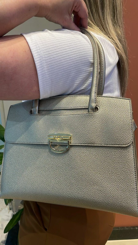 Bolsa Valéria – Estilo Casual com Elegância e Praticidade