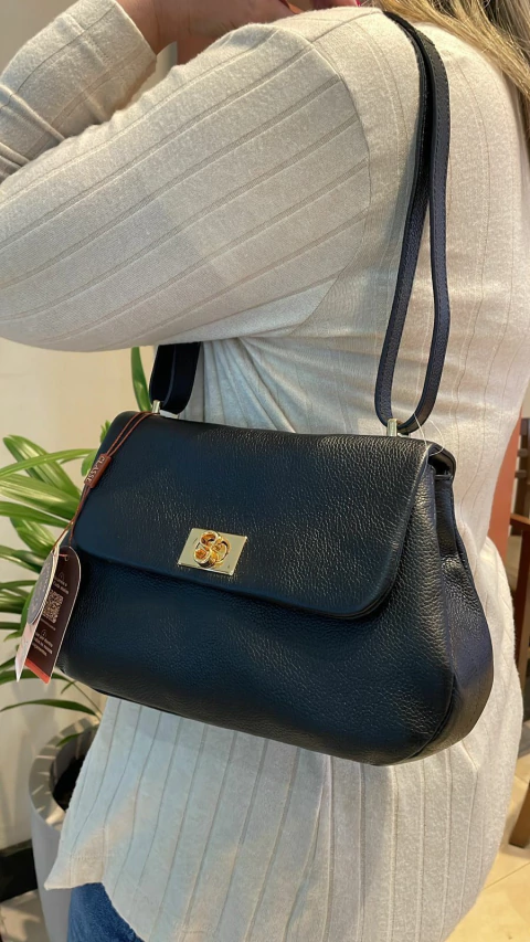 Bolsa Nina – Sofisticação em Couro Legítimo - comprar online