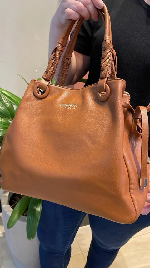 Bolsa Regina – Estilo Saco com Amplo Espaço Interno