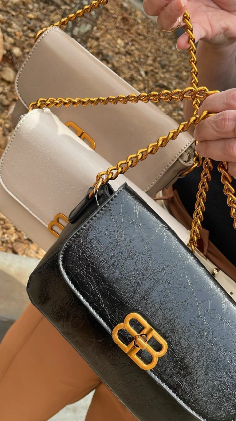 Bolsa Manuella – Charme Social com Alça em Correntaria