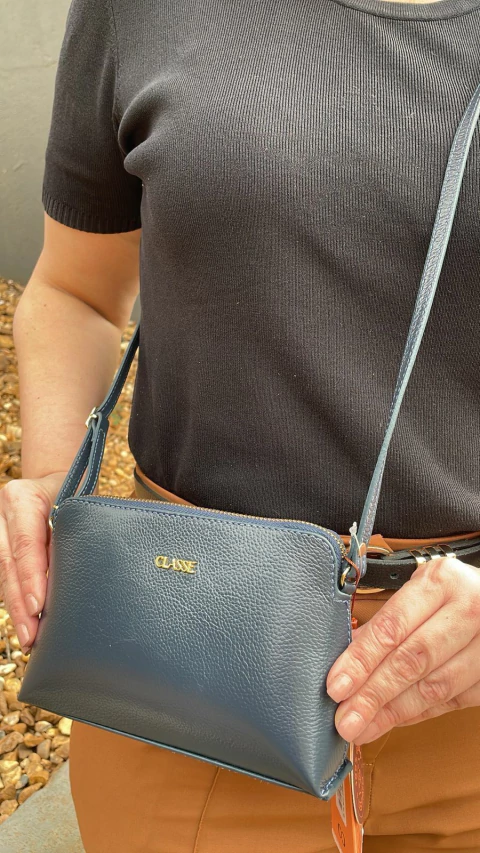 Bolsa Andreia em Couro Legítimo – Estruturada Pequena e Sofisticada