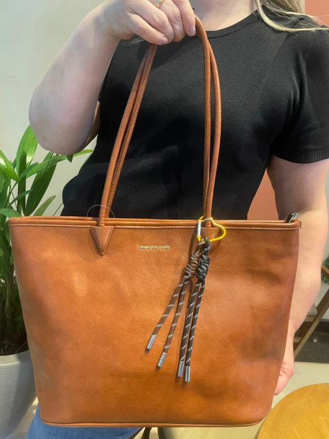 Bolsa Dilce – Sofisticação e Espaço para sua Rotina de Trabalho - comprar online