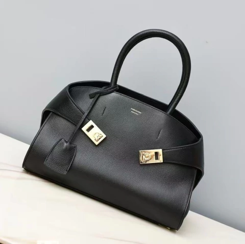 Ferragamo Hug Gancini | 32 cm