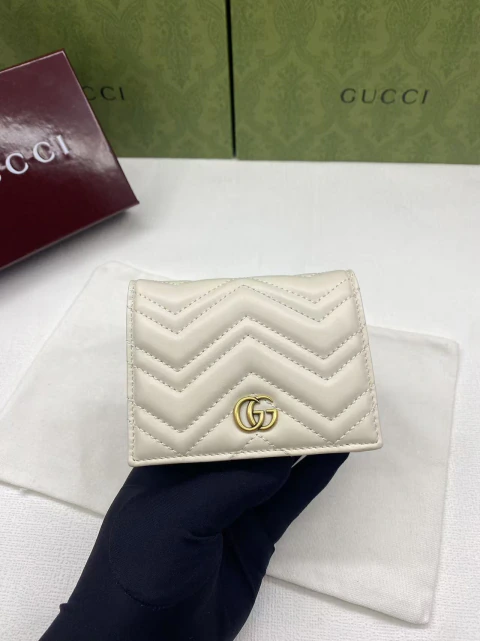 Gucci Carteira GG Marmont Compacta