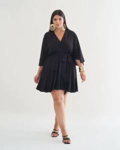 Vestido Curto Essencial na internet