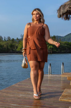 Vestido Curto Transpasse Fivelas - comprar online