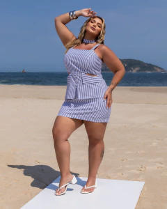 Vestido Abertura Lateral com Botões Strass na internet