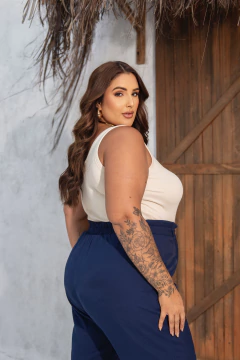 Regata Canelada Decote U