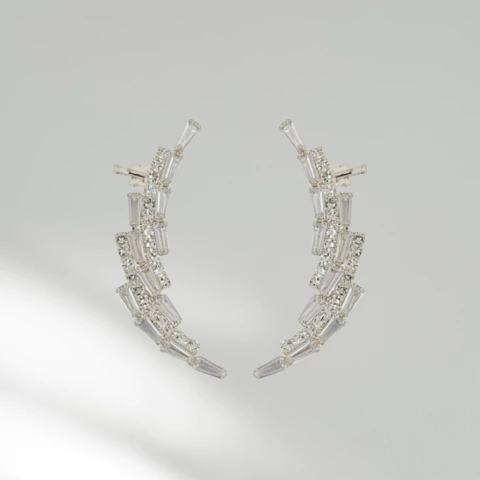 BRINCO EARCUFF CRAVEJADO COM CRISTAIS