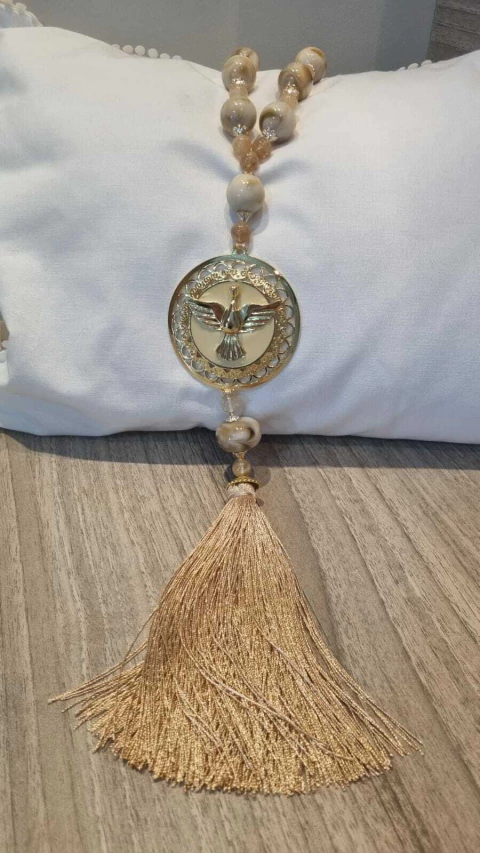 Terço de Mesa Divino Espírito Santo Metal - comprar online