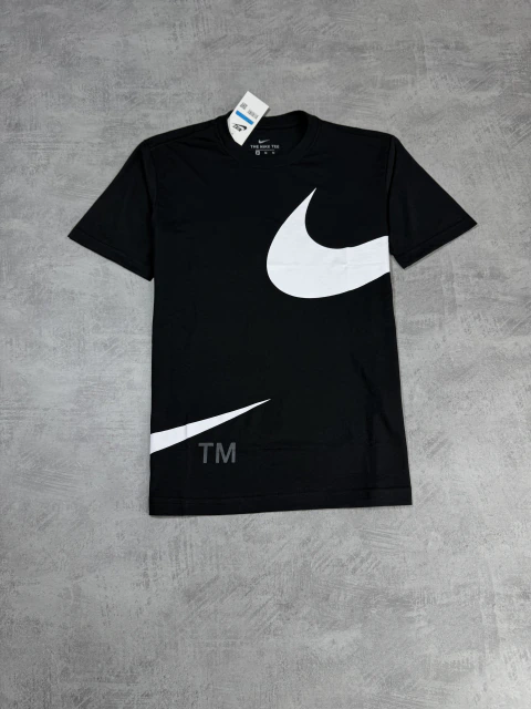 CAMISETA TM BIGSWOOSH - PRETA