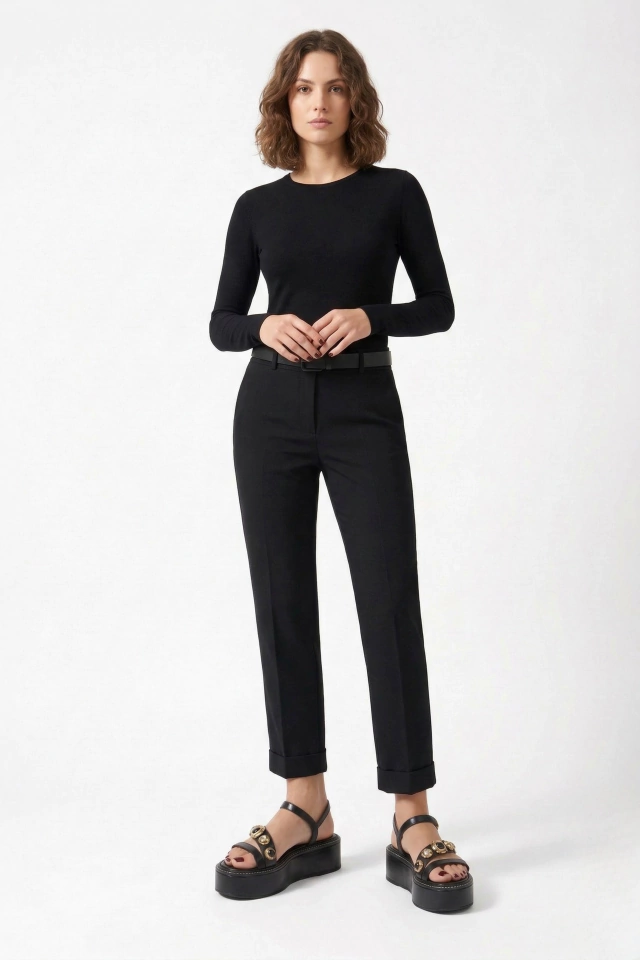 Look total black com Sand&aacute;lia Marcela flatform couro preto ETC. shoes