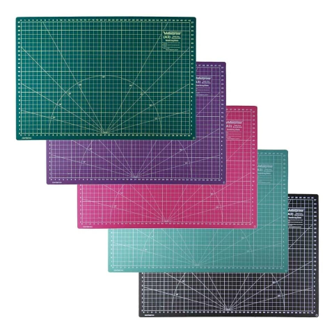 Conjunto de bases para corte de tecidos em várias cores, medindo 45 x 30 cm, ideal para patchwork e scrapbook.