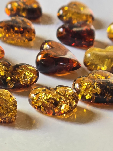 Mini corazón de ámbar natural (1cm)