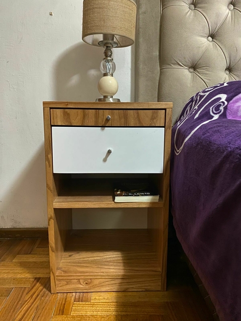 Mesa de luz 65 x 40 x 40. - comprar online